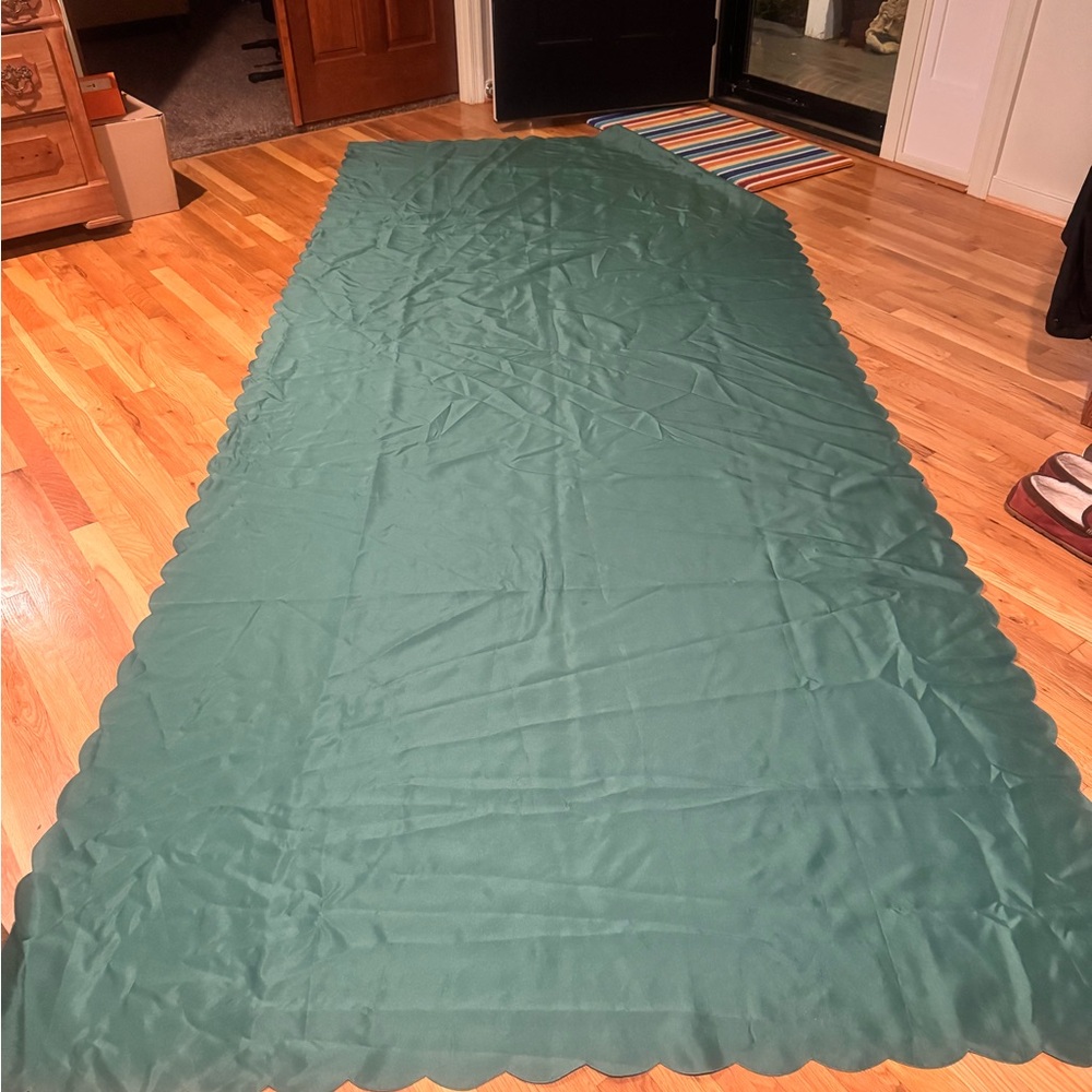 Emerald Green Scalloped Edge Long Table Linen Fabric